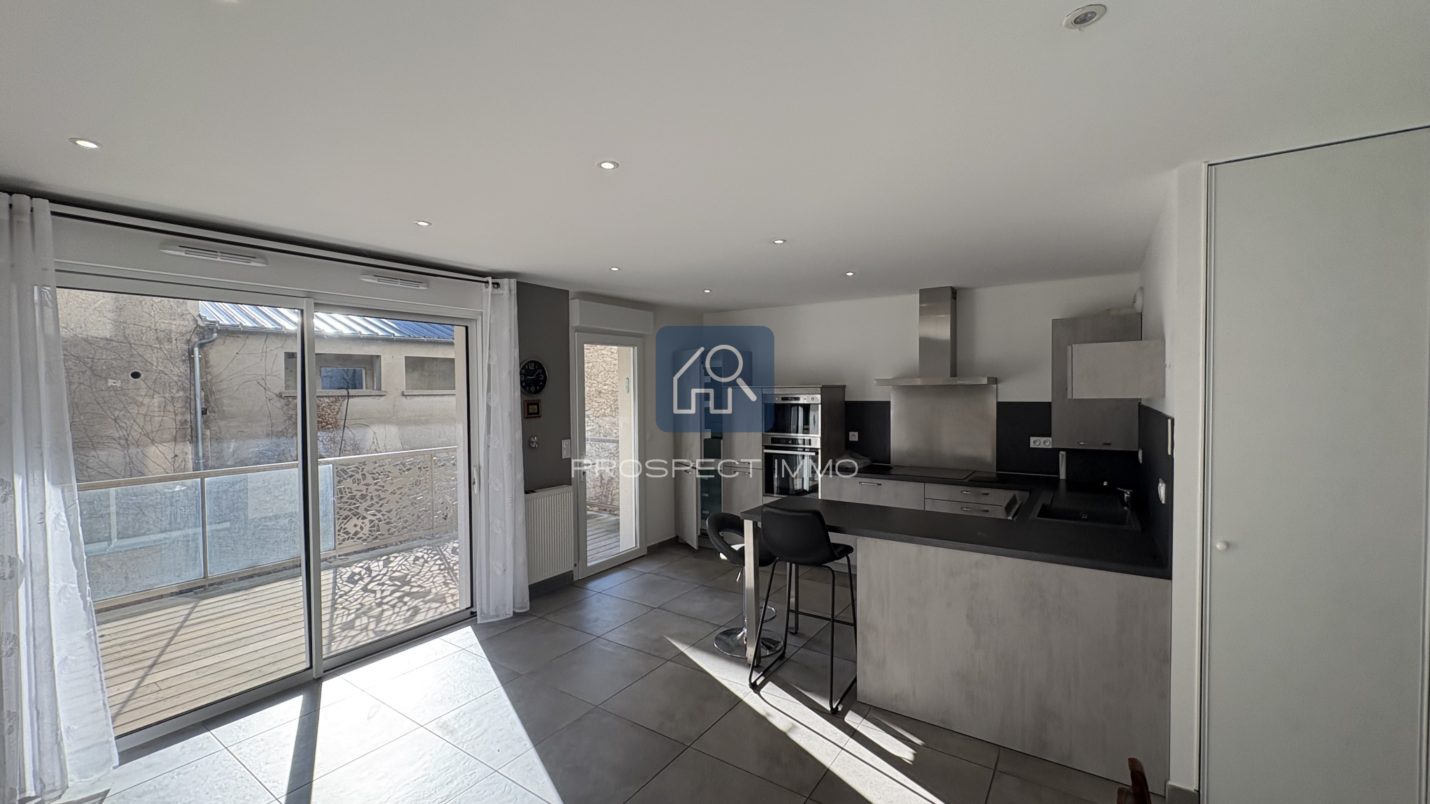 Appartement T3 avec terrasse et garage