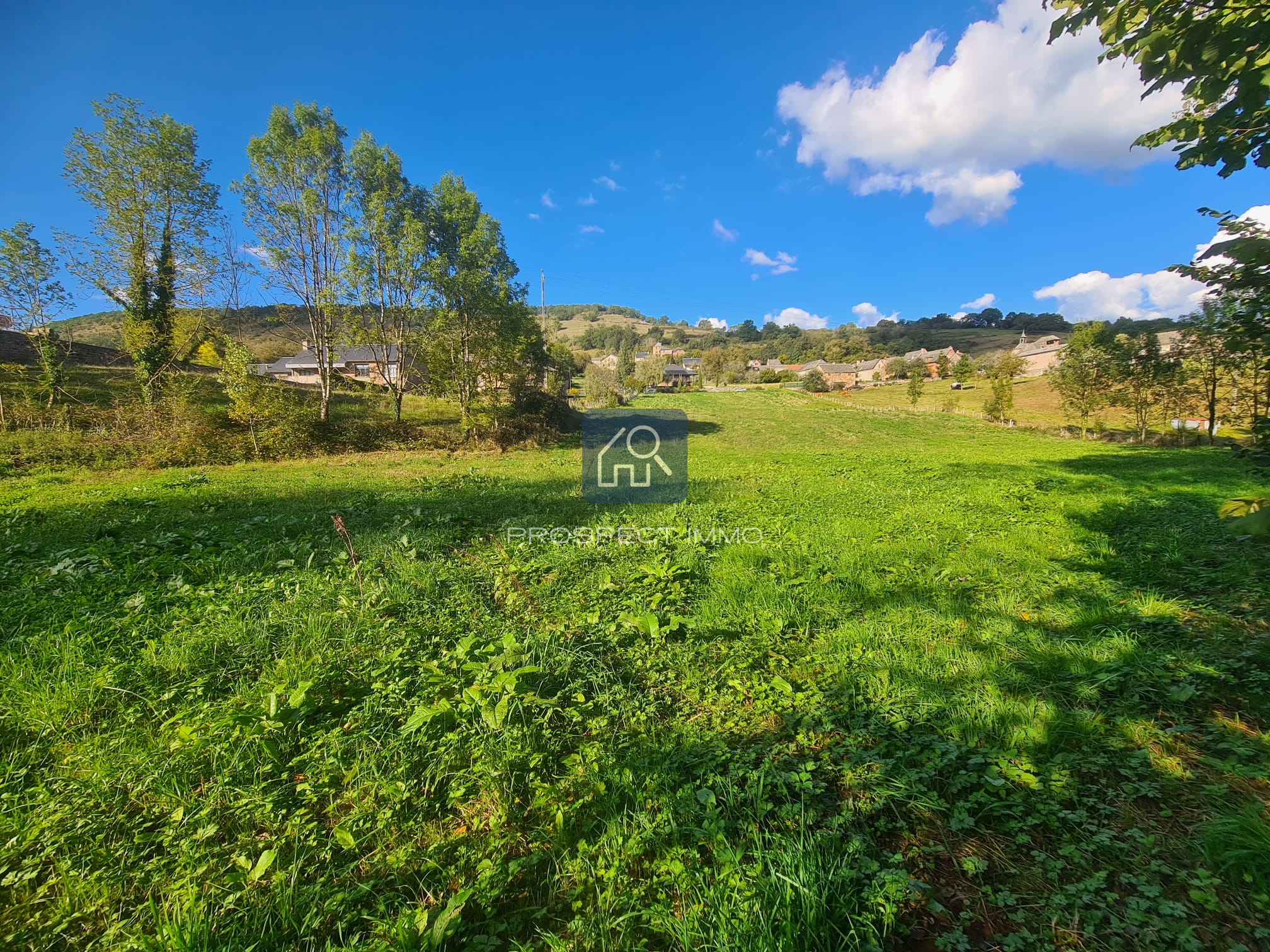 Terrain constructible viabilisé 8200 m2