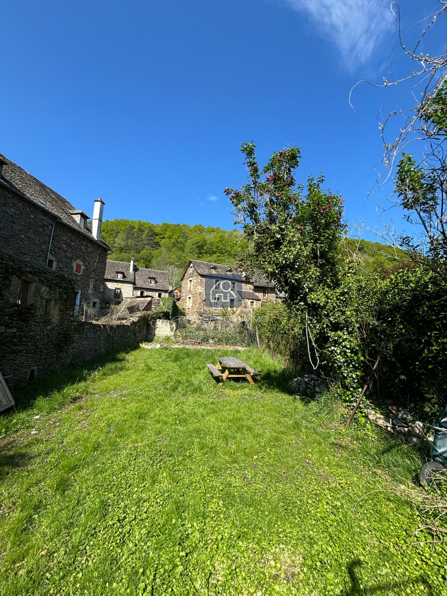 Ensemble de 2 maisons avec terrain, terrasse et garage
